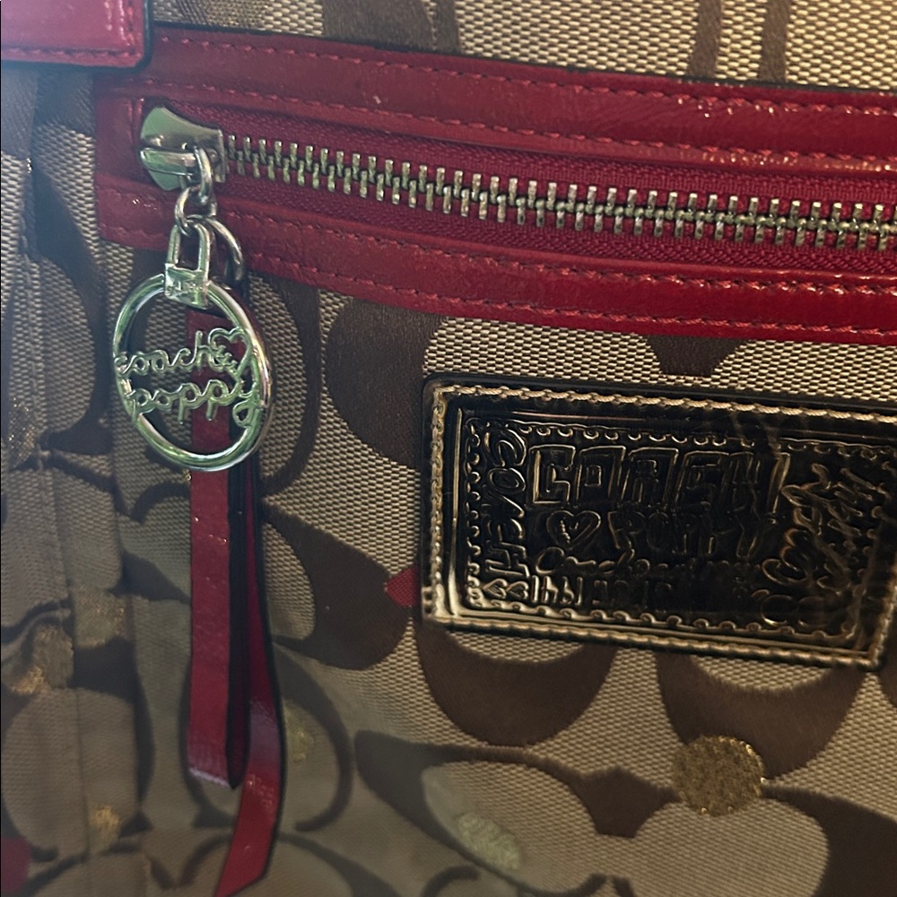 Coach Poppy Laura Secret Admirer Tote Bag Signature Canvas and Patent Leather. - Picture 3 of 9